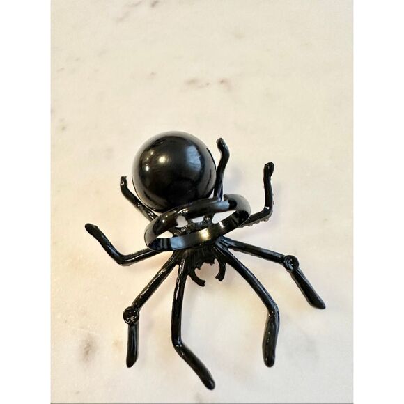 Red rhinestone black widow spider adjustable Halloween ring - Picture 3 of 4